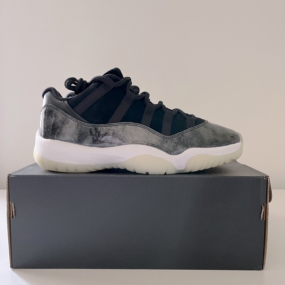 AIR JORDAN 11 Low Barons 2017 Release - Picture 6 of 7